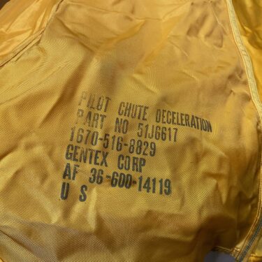 b 47 deceleration pilot parachute ava1958 (6)