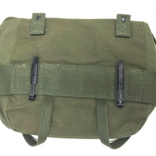 m 1961 vietnam buttpack with manual pak746 1