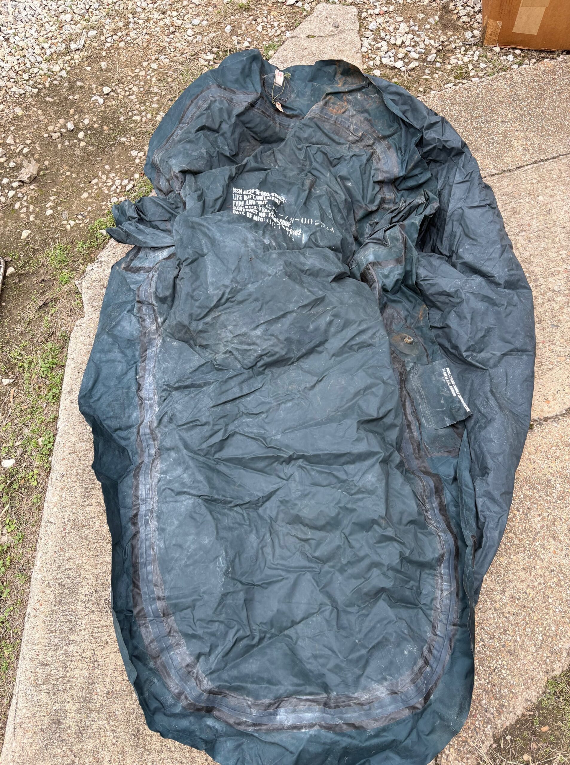 pilot s survival raft ava780 x (1)