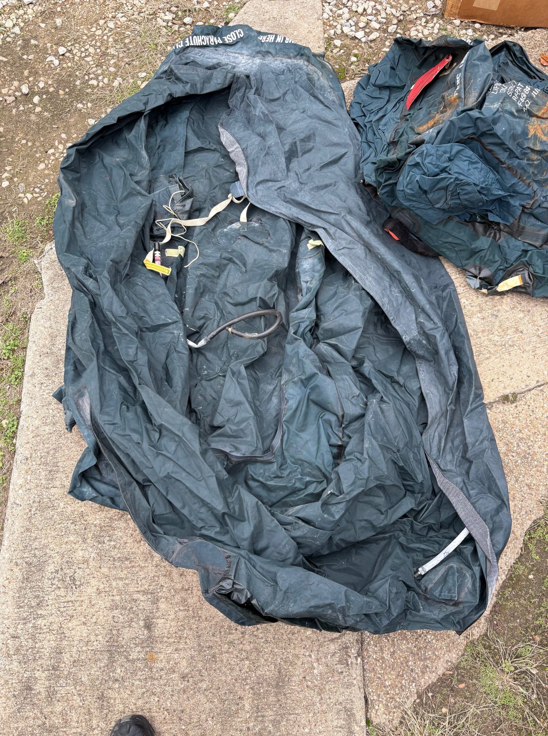 pilot s survival raft ava780 x (2)