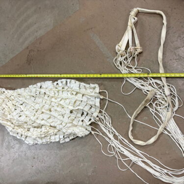 white drag parachute ribbon style ava2634 (2)