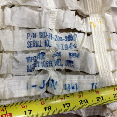 white drag parachute ribbon style ava2634 (4)