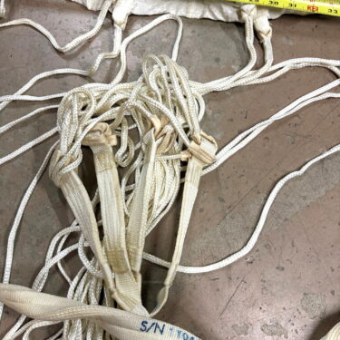 white drag parachute ribbon style ava2634 (5)