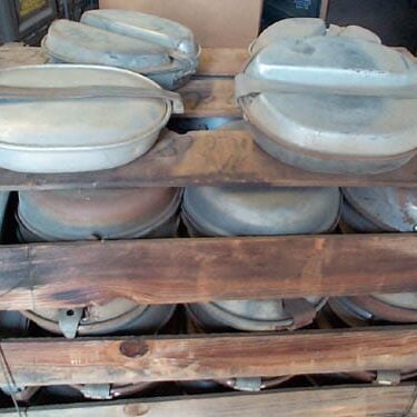 p 26182 otg46 WW2  Mess Kits lg