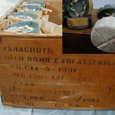 p 26230 ava89 Flare 2Fbomb Parachute lg 3