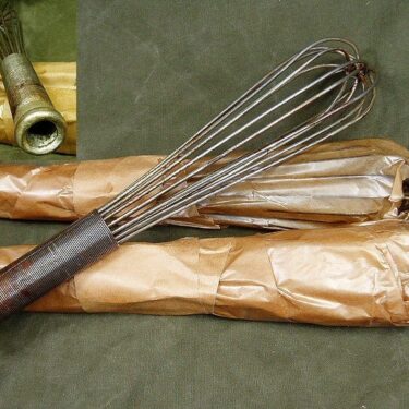 p 28633 otg1557 Wire Whisk Egg Beater lg