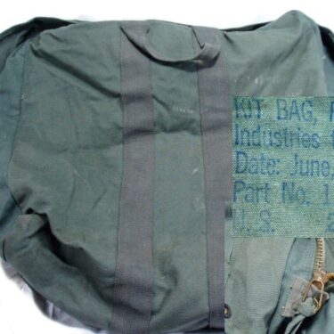 p 28922 bag1772 Parachute Kit Bag 2C Used lg 3