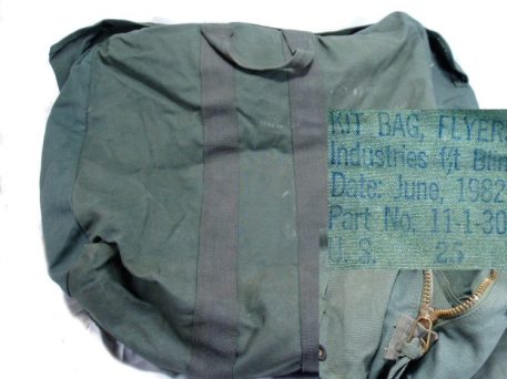 p 28922 bag1772 Parachute Kit Bag 2C Used lg 3
