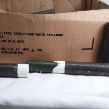 p 29204 msc1967 Camo Face Paint 2C G.i. Tube 2C Winter lg 2