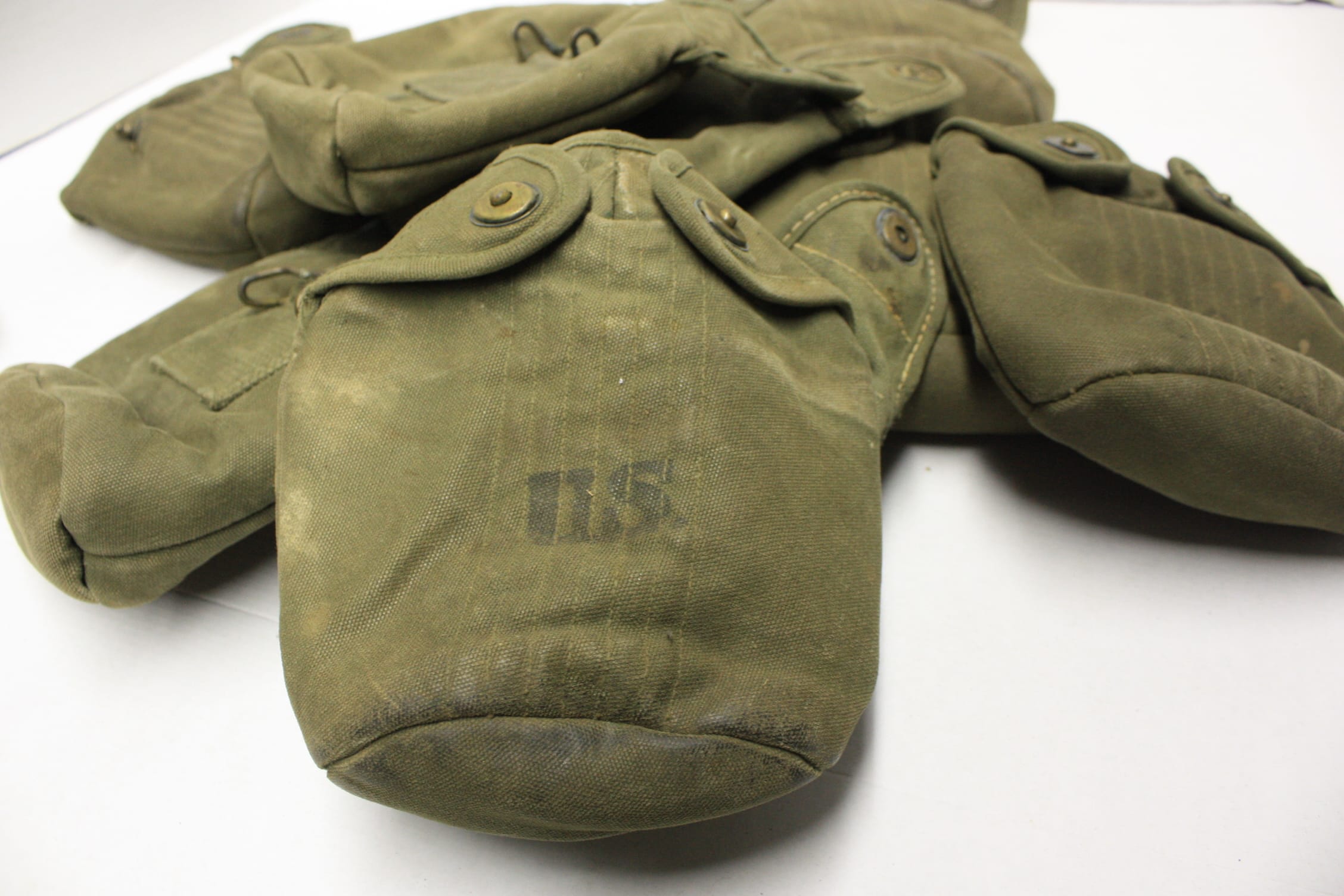 M56 Vietnam Canteen Cover with wire hook