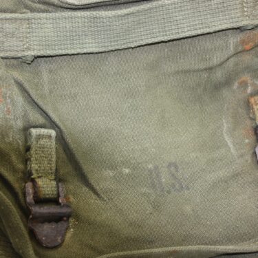 p 27095 pak581 vietnam canvas buttpack used  4