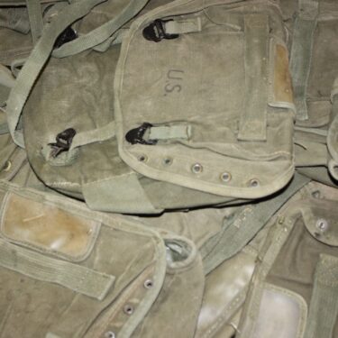 p 27095 pak581 vietnam canvas buttpack used  6