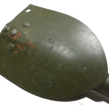 p 26361 otg150 military shovel with pick  1