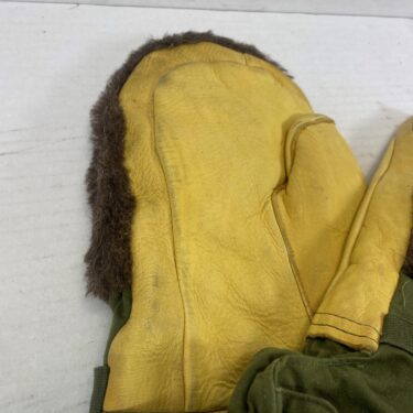 army arctic mittens new old stock medium clg3134 5