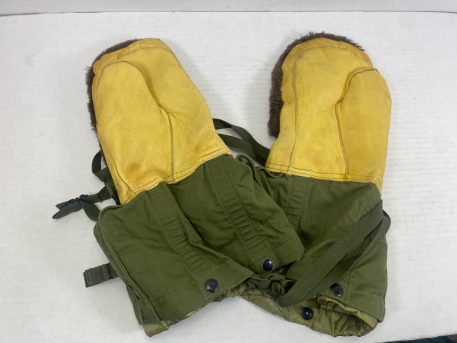 army arctic mittens new old stock medium clg3134 8
