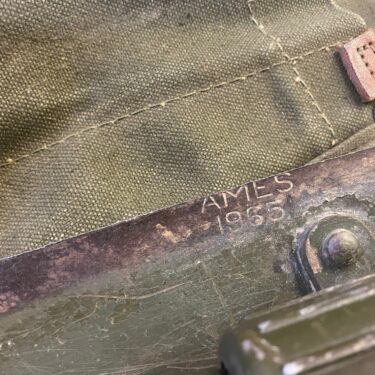 modified e tool shovel with pick & cover used 1 only ony34 (14)