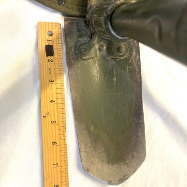 modified e tool shovel with pick & cover used 1 only ony34 (4)