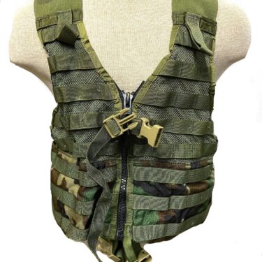 molle woodland flex vest used clg4008 (1)