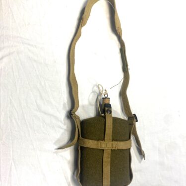 wwII british water bottle khaki strap complete otg4013 (2)