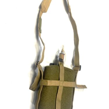 wwII british water bottle khaki strap complete otg4013 (3)