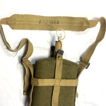 wwII british water bottle khaki strap complete otg4013 (5)