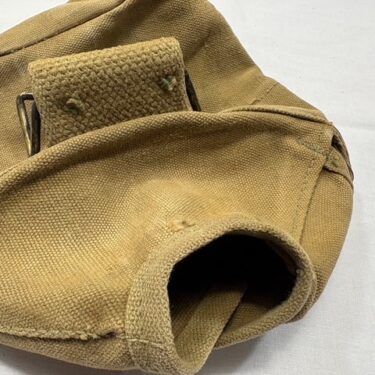 USMC WW2 Canteen Cover, Semi Circle Stamped 524 ony51 (5)