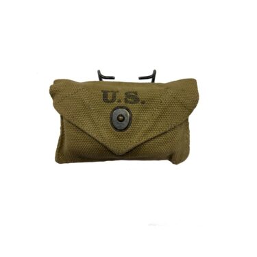 carlisle bandage pouch w bandage 1943 dated 1 only ony55 (1)