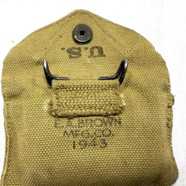 carlisle bandage pouch w bandage 1943 dated 1 only ony55 (10)