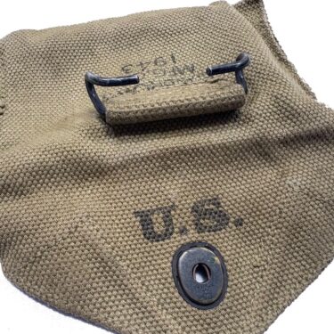 carlisle bandage pouch w bandage 1943 dated 1 only ony55 (11)