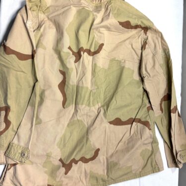 used 3 color desert camo dcu bdu shirt fair condition clg4055 (2)