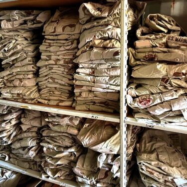 used 3 color desert camo dcu bdu shirt fair condition clg4055 (4)