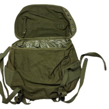 m 1961 vietnam buttpack with manual 1969 1 only ony75 (7)