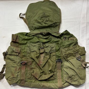 vietnam light weight rucksack no frame best condition used ony76 (4)