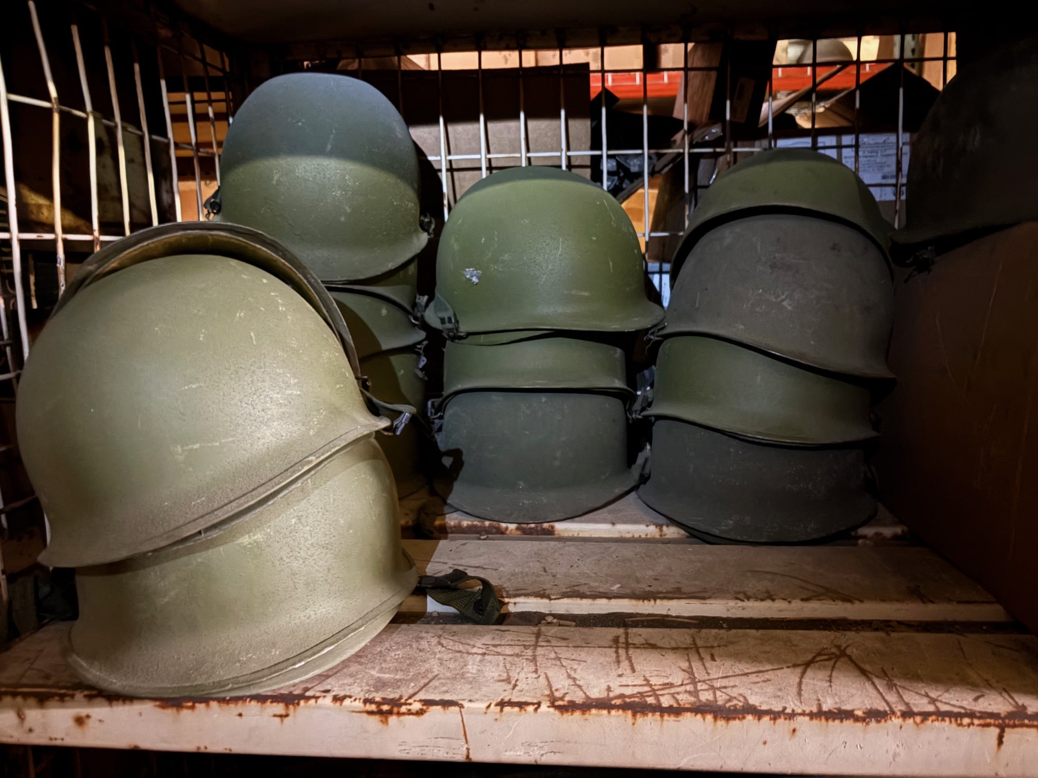 vietnam helmet and liner no cover grade # 1 hed4078 (2)