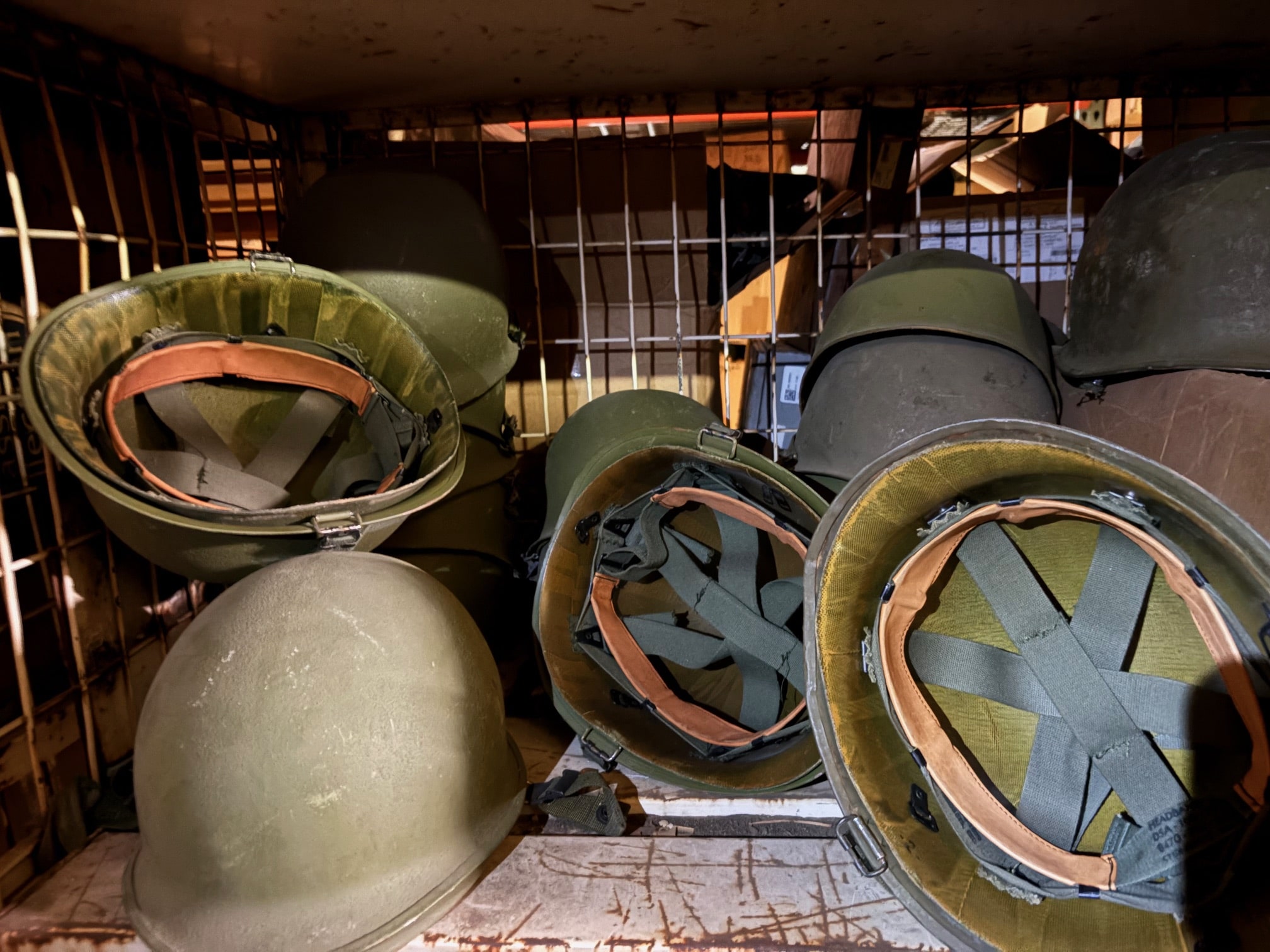 vietnam helmet and liner no cover grade # 1 hed4078 (3)