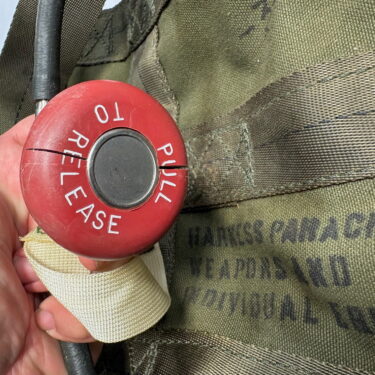 vietnam war parachutist harness individual equipment 1 only ony90 (4)