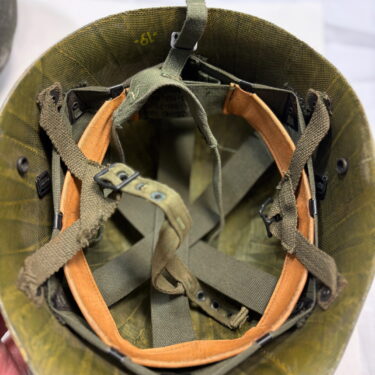m1c paratrooper helmet w liner snaps 1 only ony96 (10)