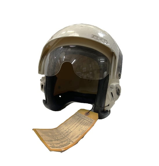 hgu 26p flight helmet shell used demil 4123 y ava4123 (1)
