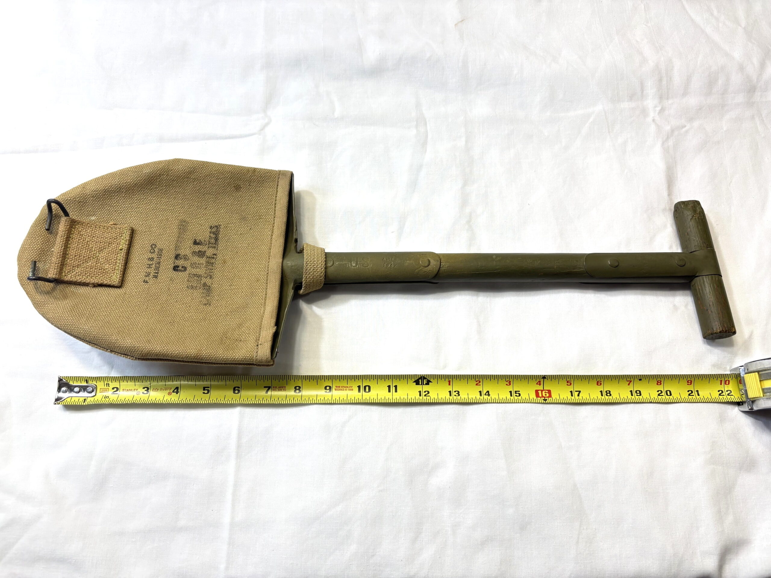 ww2 t handle shovel & cover 1942 dated 1 only ony124 (4)