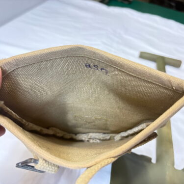 ww2 t handle shovel & cover 1942 dated 1 only ony124 (7)