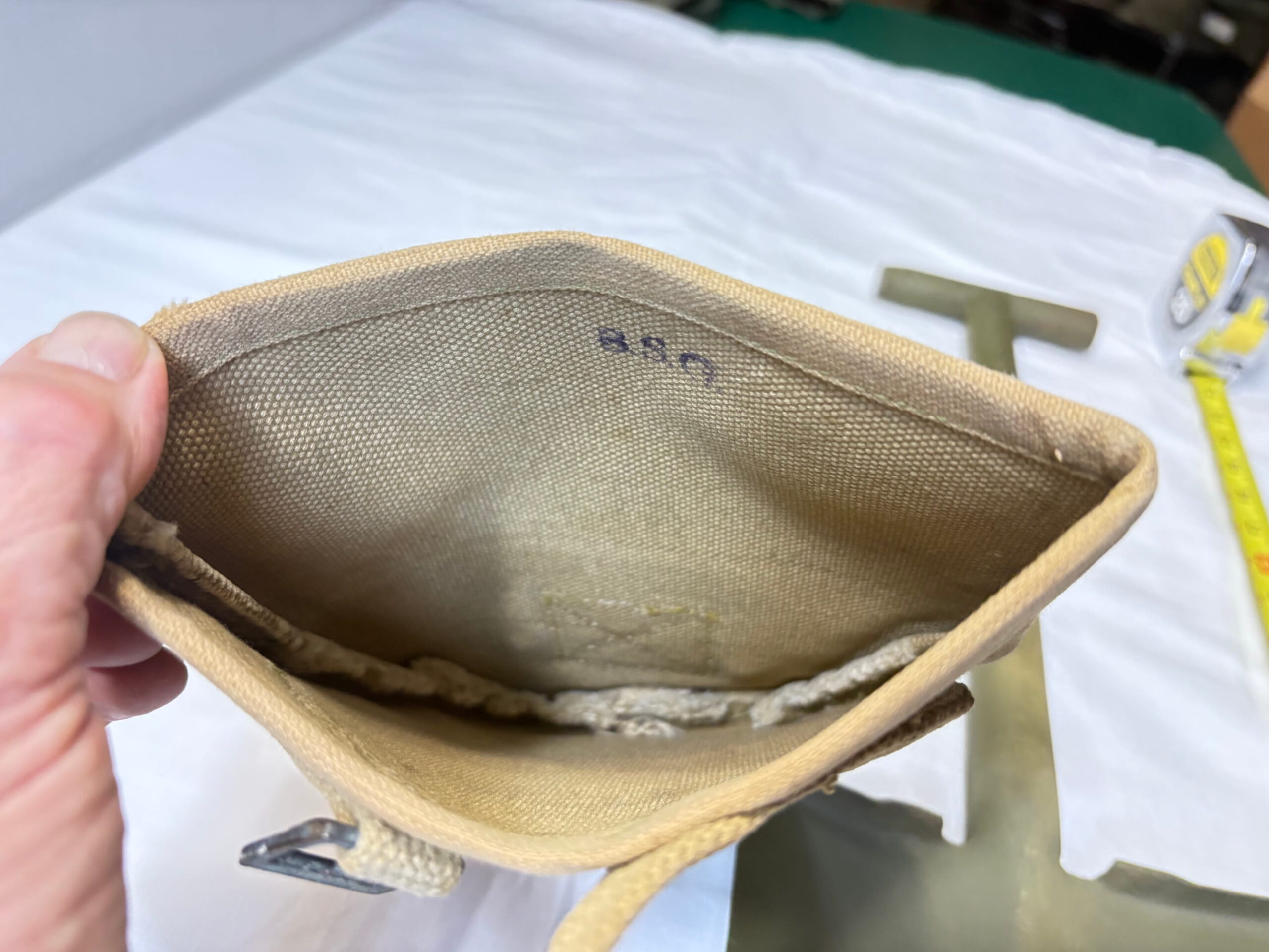 ww2 t handle shovel & cover 1942 dated 1 only ony124 (7)
