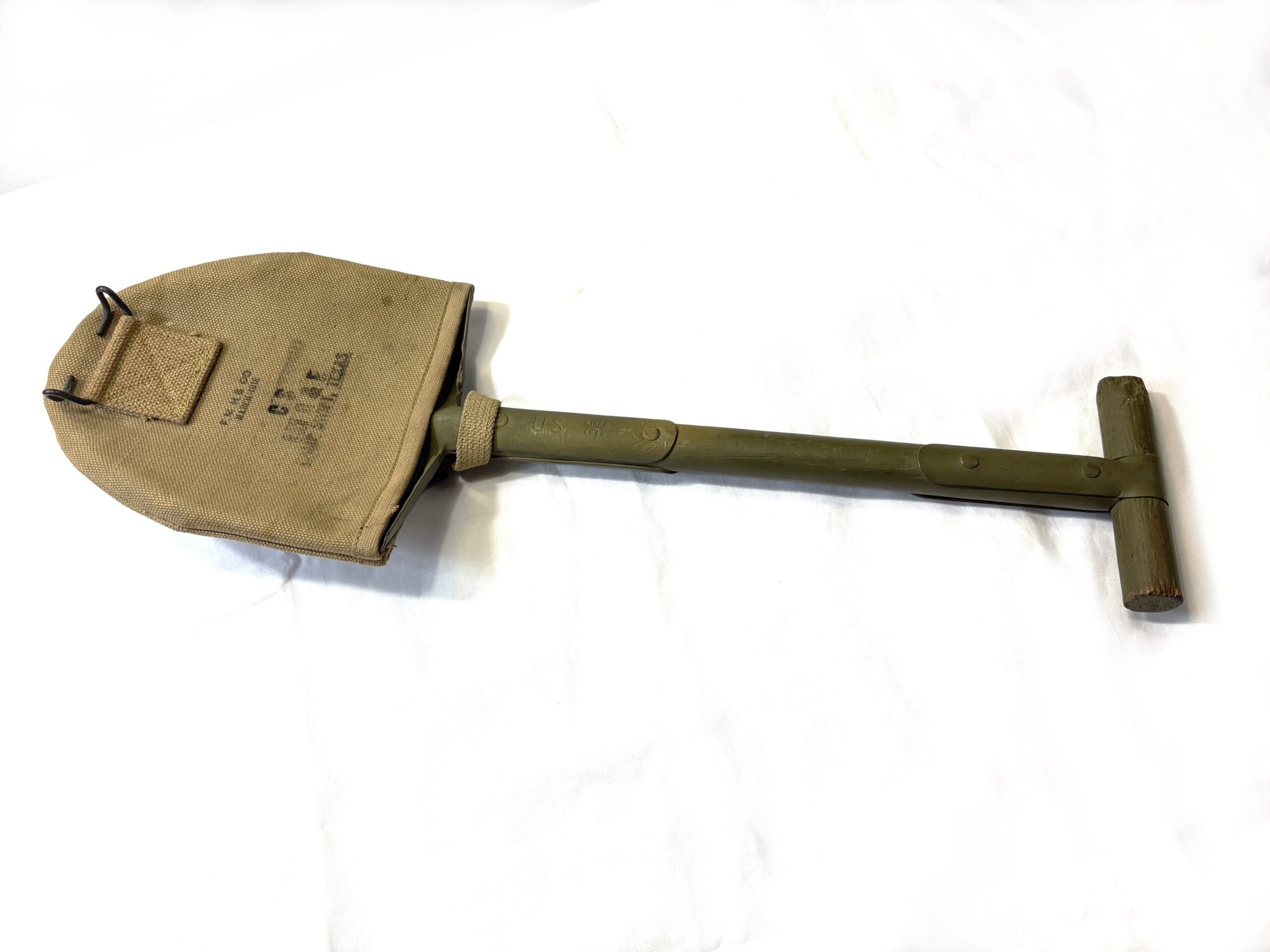 ww2 t handle shovel & cover 1942 dated 1 only ony124 (8)