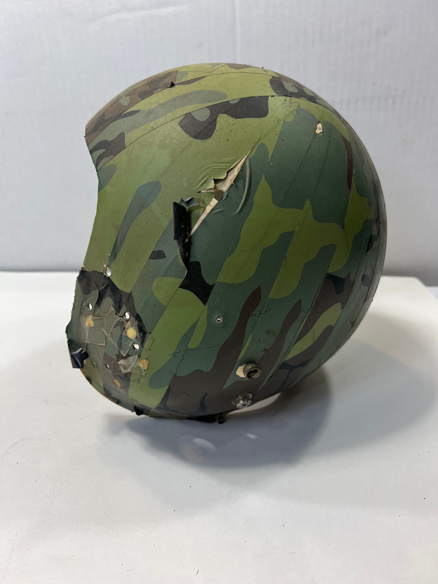 hgu 22P flight helmet shell b 52 camo used demil 4132 ava4132 (2)