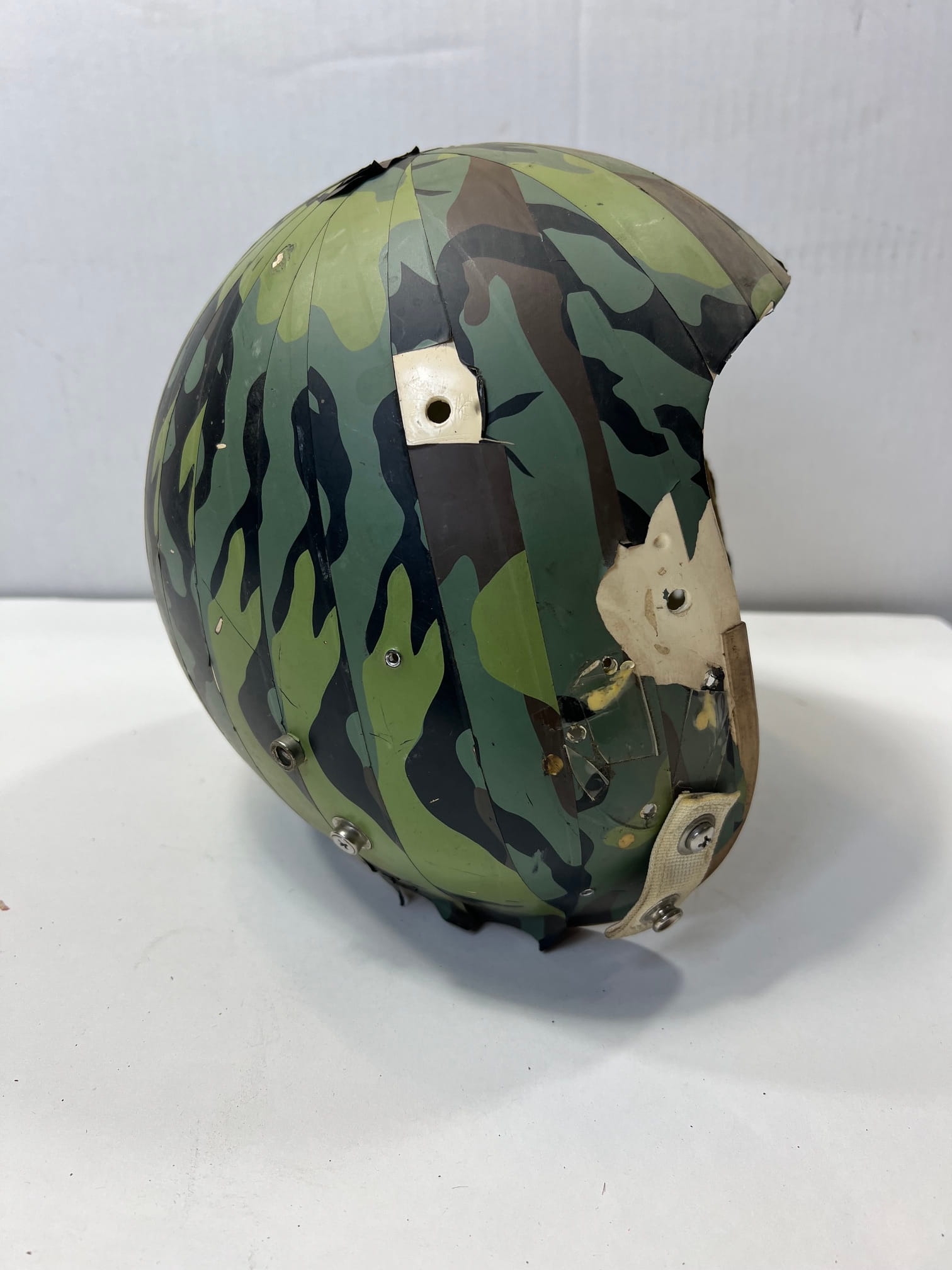 hgu 22P flight helmet shell b 52 camo used demil 4132 ava4132 (4)