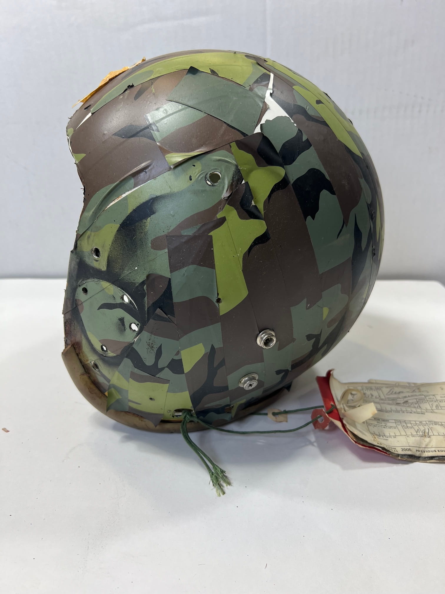 hgu 22p flight helmet shell b 52 camo used demil 4136 ava4136 (2)