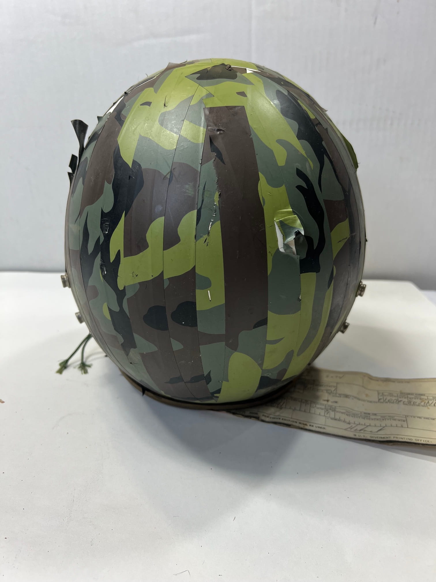 hgu 22p flight helmet shell b 52 camo used demil 4136 ava4136 (3)