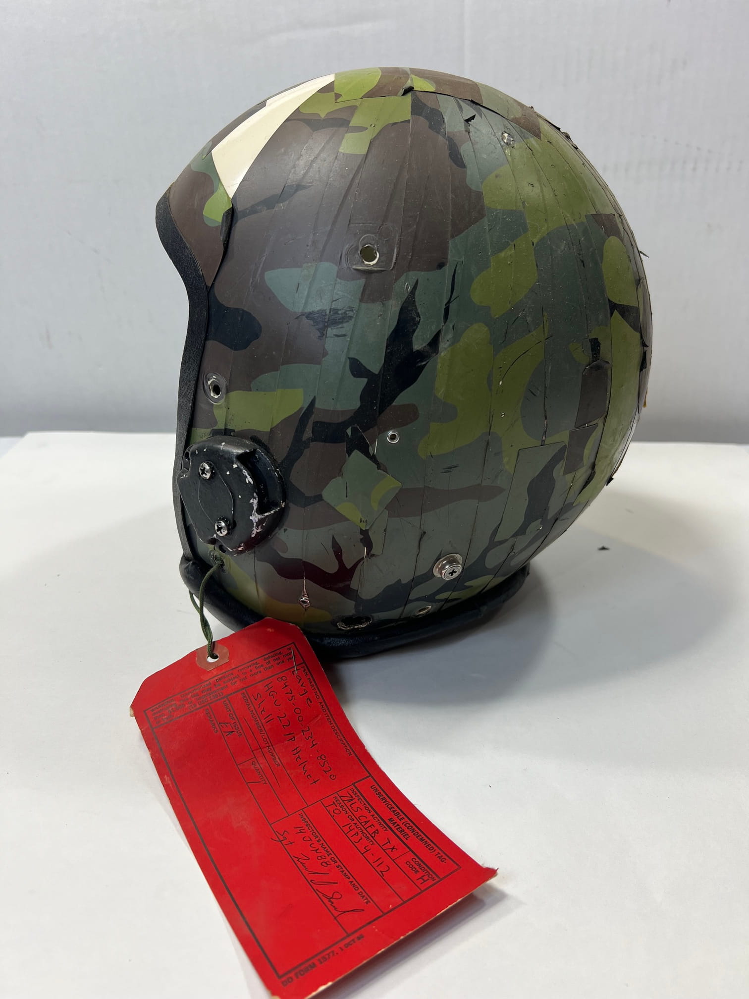 hgu 22p flight helmet shell b 52 camo used demil 4137 ava4137 (2)